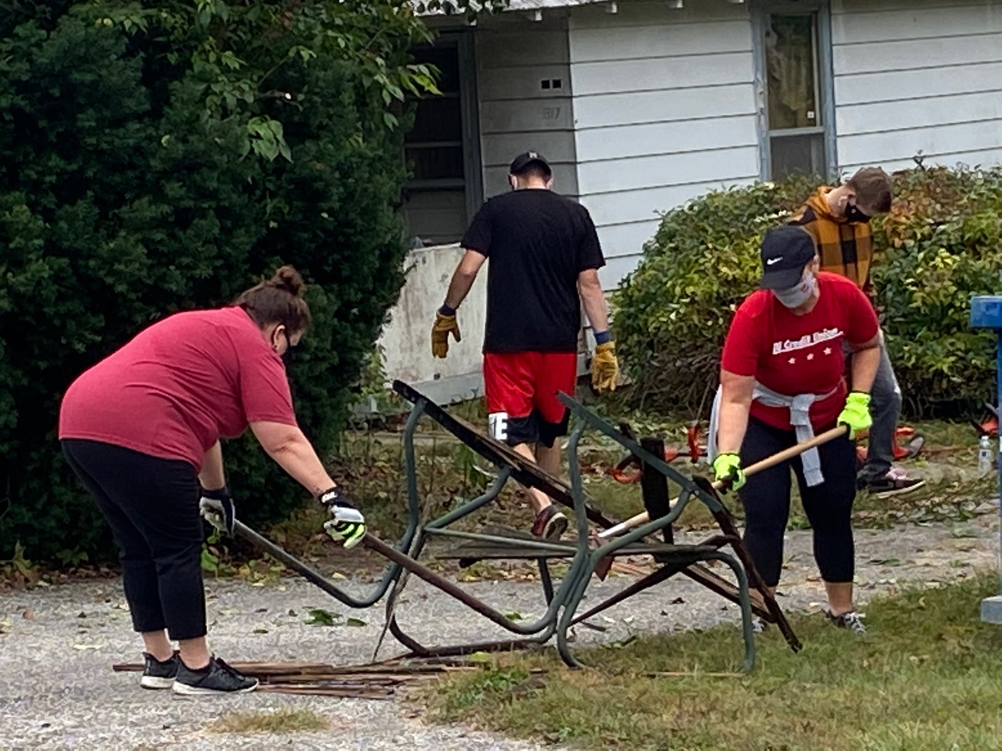 Photo of volunteers cleaning up